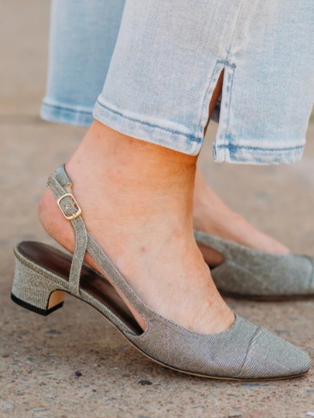 Vaneli: Aliz Slingback Heel in Platinum Size 8.5